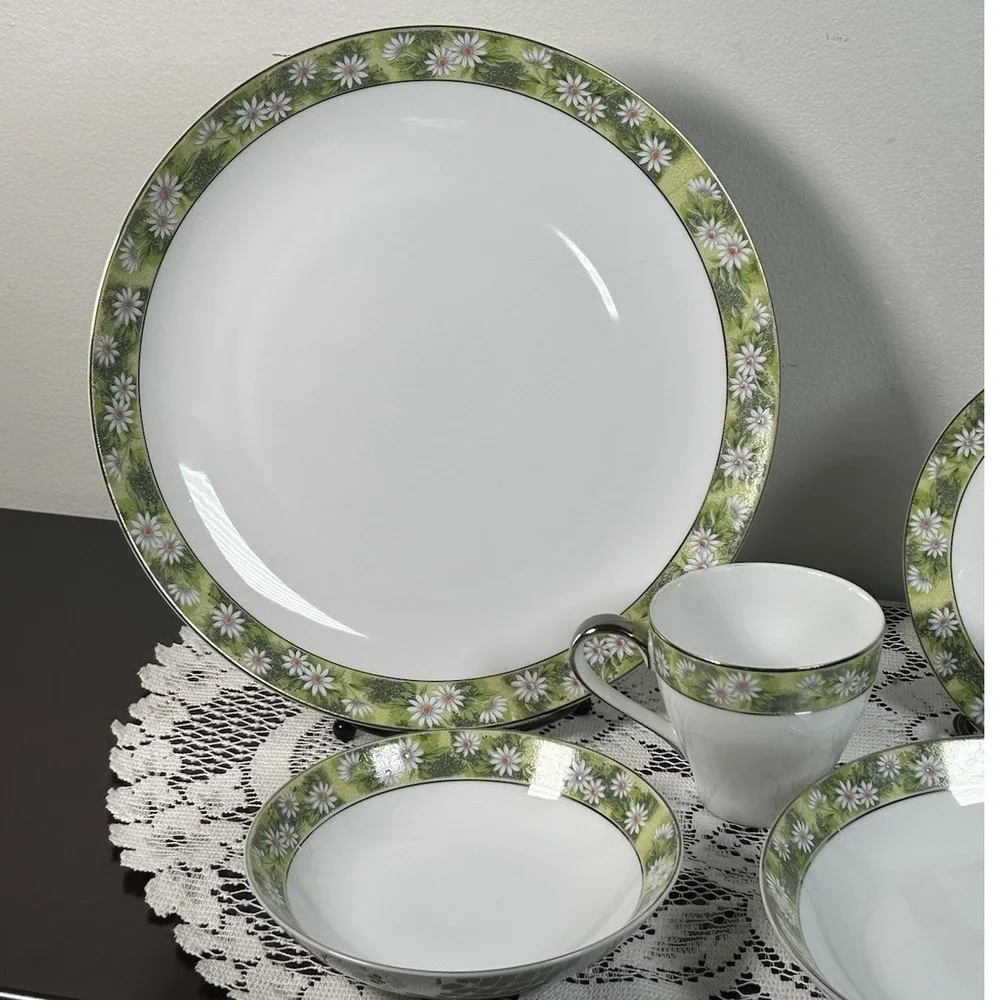 Mikasa Marianne 5876 Fine China Daisy Floral Green Japan 5 Pc Place Setting #3